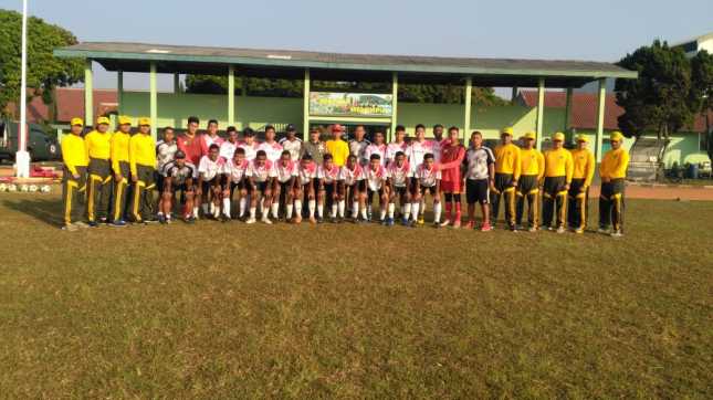 Timnas Sepakbola Pelajar U-15 Latihan Fisik di Pusdikjas TNI AD Cimahi