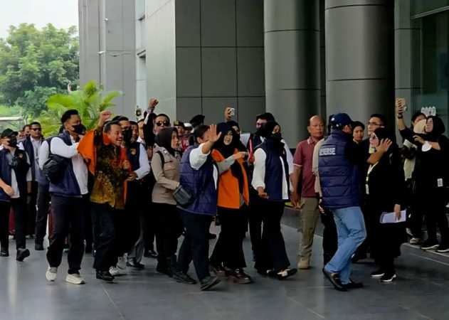 Roy Suryo dan Dokter Tifa Keluar dari RS Polri, Langsung Jalani Pelimpahan Tahap II ke Polda Metro Jaya dalam Kasus Dugaan Fitnah Ijazah Jokowi