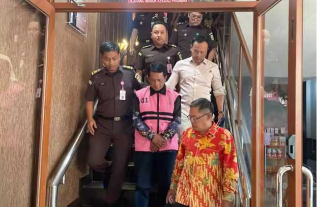 Korupsi Dana Hibah Sekolah Fiktif Rp1,5 Miliar, Ketua Yayasan di Bandung Barat Ditahan