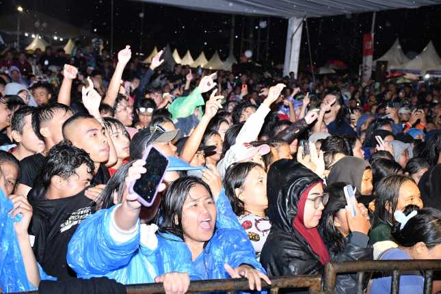 Ribuan Penonton Padati Konser Penutup Trail of The Kings 2026, Bupati Samosir Apresiasi Dukungan Masyarakat