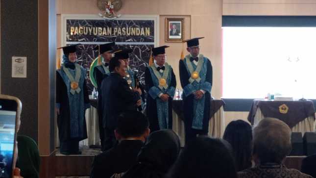 Anggota DPRD Jabar Taufik Hidayat Raih Gelar Doktor Ilmu Hukum