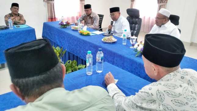Bupati Simalungun Bahas Kemajuan Masjid Agung Al-Munawwaroh Bersama Pengurus