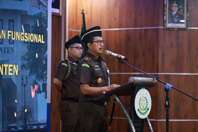 Kajati Banten Lantik 6 Pegawai Dalam Jabatan Fungsional