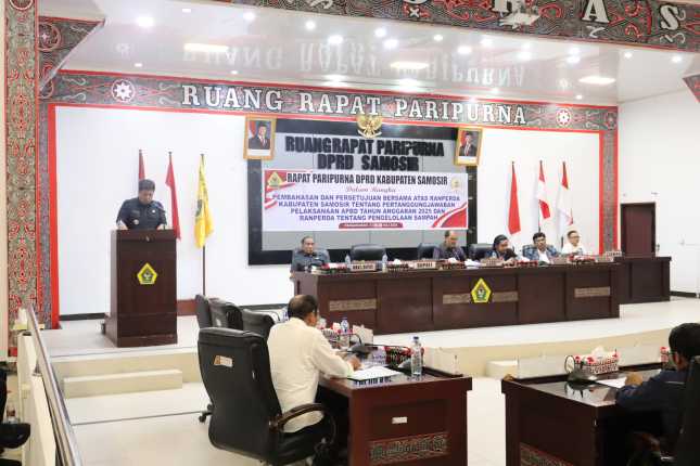 Sepakat, Bupati Samosir Bersama DPRD Tetapkan Perda Pertanggungjawaban Pelaksanaan APBD Tahun Anggaran 2025 dan Perda tentang Pengelolaan Sampah