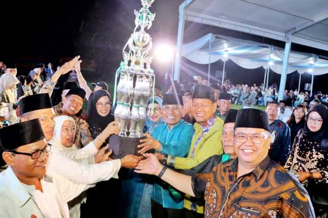 MTQ Ke-52 Tingkat Kabupaten Simalungun Resmi Ditutup, Bupati Berikan Hadiah Umroh Kepada Tiga Pemenang