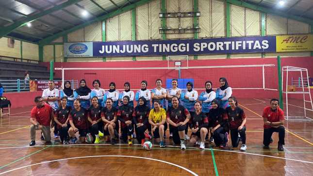 Pertandingan Bola Voli Meriahkan HUT Bhayangkara ke-79 di GOR Tri Lomba Juang
