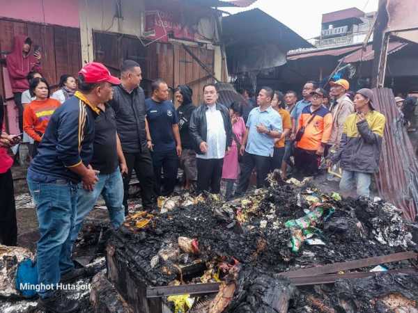 Wali Kota Wesly Tinjau Lokasi Kebakaran Pasar Dwikora 